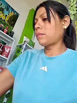 Snapshot of Tatianna_Loove_ chatting on 05-28-26, 01:52 Tatianna Loove online show from 05-28-26, 01:52