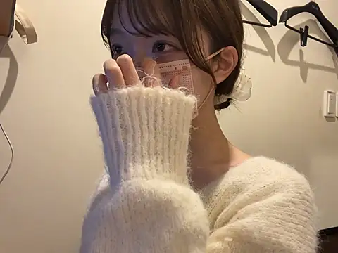 Snapshot of nao_o2 chatting on 04-28-26, 02:33 nao o2 online show from 04-28-26, 02:33