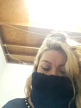 Snapshot of tuhardsexy chatting on 07-25-26, 03:15 tuhardsexy online show from 07-25-26, 03:15
