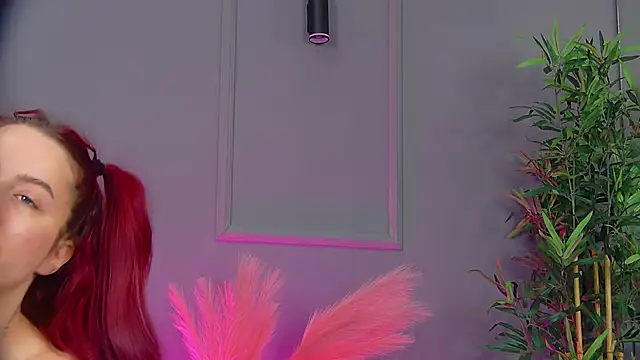 CrystalRedd online show from 04-04-26, 04:00