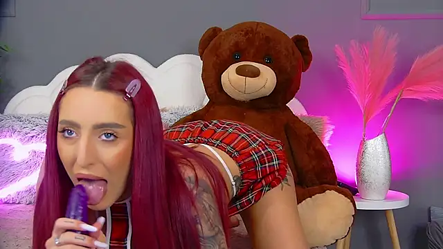 CrystalRedd online show from 04-06-26, 04:46