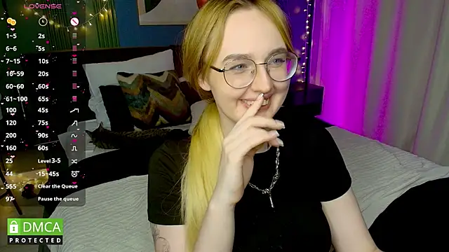 AdeLuna online show from 05-25-26, 09:21