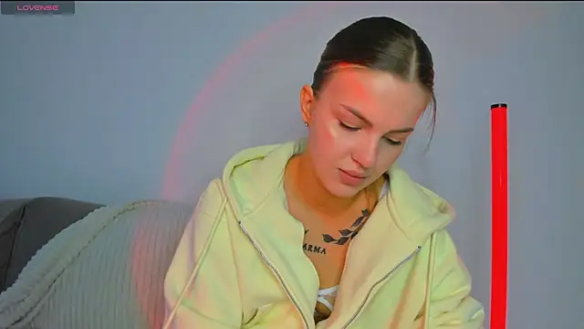 AkylinaGold online show from 05-27-26, 01:57