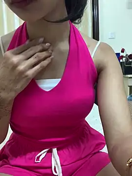 Snapshot of HEENA-STRIP chatting on 02-22-26, 04:38 HEENA-STRIP online show from 02-22-26, 04:38