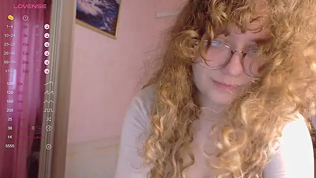Snapshot of Milounee chatting on 03-05-26, 11:06 Milounee online show from 03-05-26, 11:06