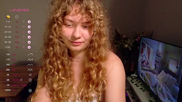 Snapshot of Milounee chatting on 05-26-26, 08:43 Milounee online show from 05-26-26, 08:43