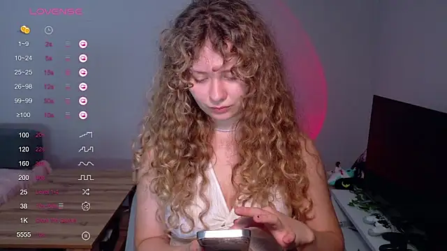 Milounee online show from 06-14-26, 07:43