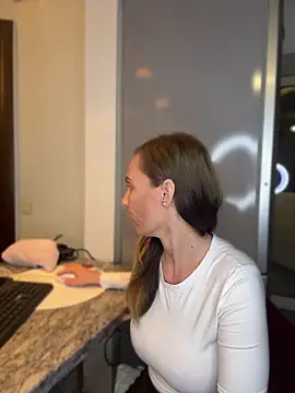 DivineAmely online show from 04-14-26, 07:31