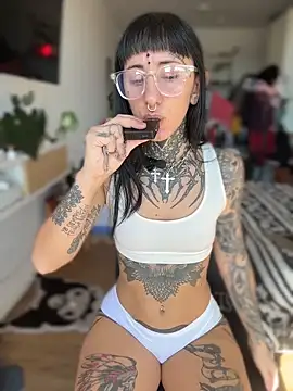 xsadtanas online show from 04-19-26, 01:54