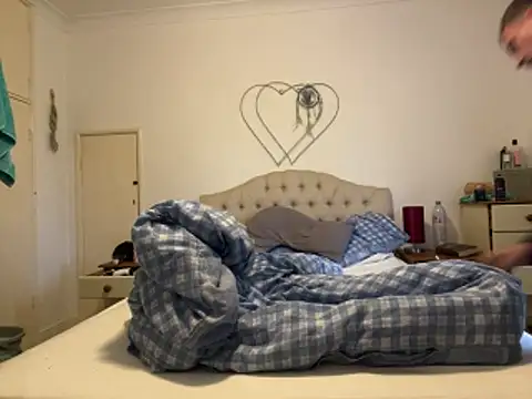 malcolm2334 online show from 06-07-26, 06:44