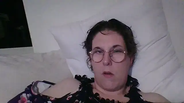 OIseauNoir88 online show from 04-21-26, 07:50