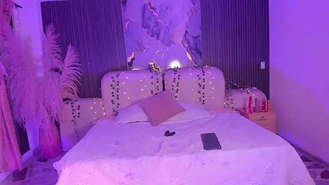 JazminRusso  online show from 04-06-26, 04:21