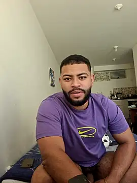 Snapshot of KLEYTON33 chatting on 02-10-26, 02:32 KLEYTON33 online show from 02-10-26, 02:32