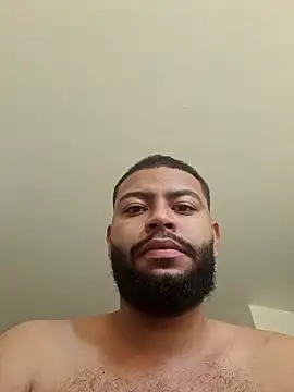 Snapshot of KLEYTON33 chatting on 03-06-26, 02:35 KLEYTON33 online show from 03-06-26, 02:35