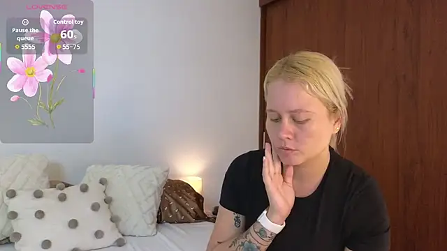 zoee  sweet online show from 04-14-26, 09:21