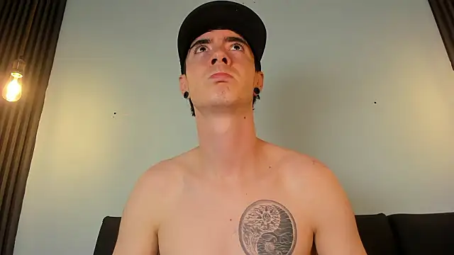 Lio      online show from 03-02-26, 05:08