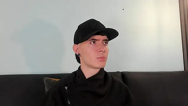 Lio      online show from 03-06-26, 09:44