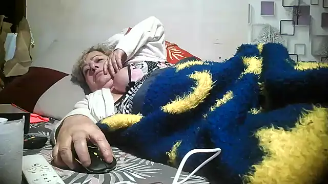 Snapshot of bialoba7 chatting on 07-30-26, 12:20 bialoba7 online show from 07-30-26, 12:20