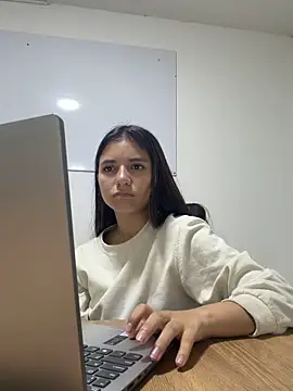 LiaJohnnson  online show from 04-30-26, 12:06