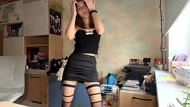 Snapshot of Miaaa_Moon chatting on 02-16-26, 09:49 Miaaa Moon online show from 02-16-26, 09:49