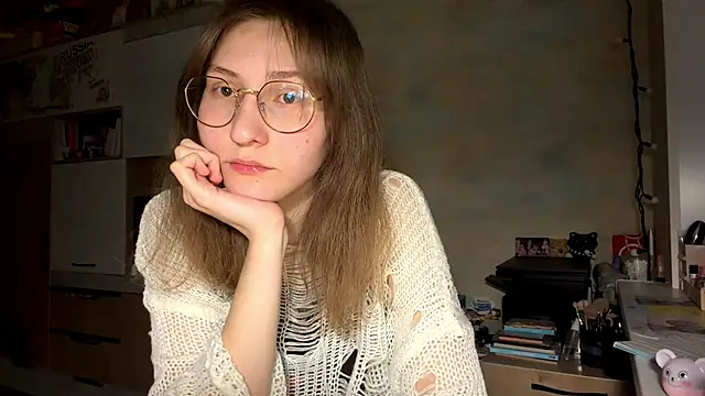 Snapshot of Miaaa_Moon chatting on 02-17-26, 04:13 Miaaa Moon online show from 02-17-26, 04:13