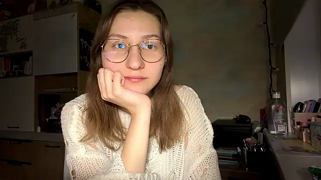 Snapshot of Miaaa_Moon chatting on 02-19-26, 04:14 Miaaa Moon online show from 02-19-26, 04:14