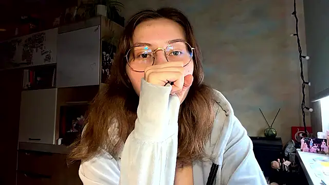 Snapshot of Miaaa_Moon chatting on 03-04-26, 01:17 Miaaa Moon online show from 03-04-26, 01:17