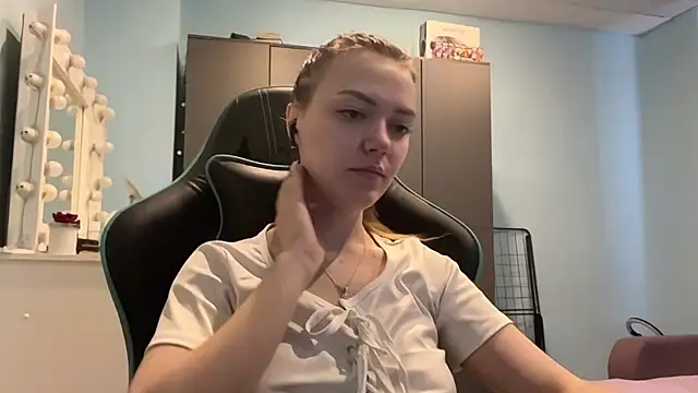 AndreeMerryman online show from 04-21-26, 03:02