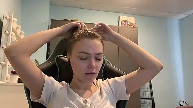 AndreeMerryman online show from 04-22-26, 03:09