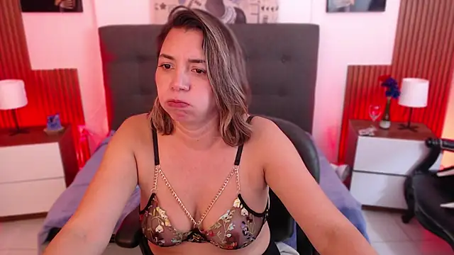 Snapshot of milfsecret69 chatting on 05-11-26, 02:45 milfsecret69 online show from 05-11-26, 02:45
