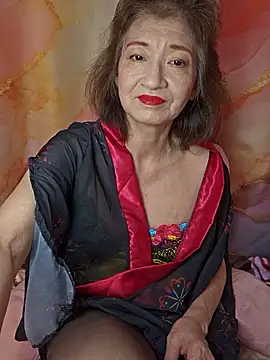 Snapshot of URAN429 chatting on 05-15-26, 05:42 URAN429 online show from 05-15-26, 05:42
