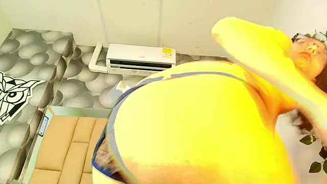 lil miia online show from 05-19-26, 07:20