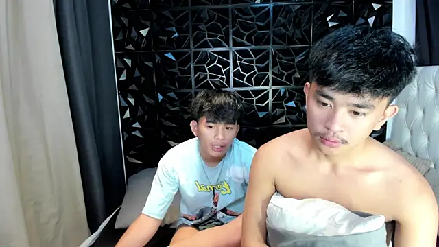Snapshot of xlovercutietwink chatting on 04-10-26, 04:39 xlovercutietwink online show from 04-10-26, 04:39