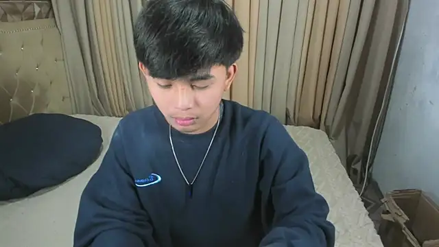 Snapshot of xlovercutietwink chatting on 04-13-26, 05:07 xlovercutietwink online show from 04-13-26, 05:07