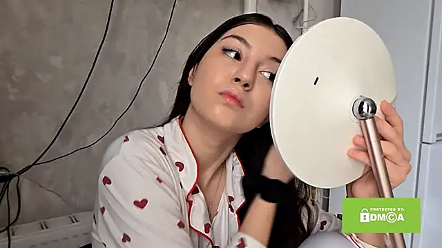 Snapshot of ZyntraLoom chatting on 02-18-26, 12:12 ZyntraLoom online show from 02-18-26, 12:12