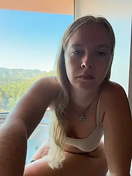 Ellie-rosee online show from 06-25-26, 06:40