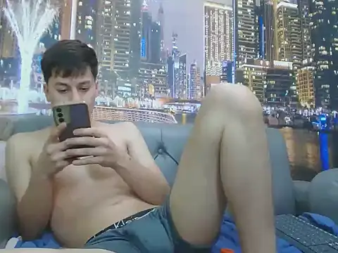 santiago xxxcol online show from 03-08-26, 02:04