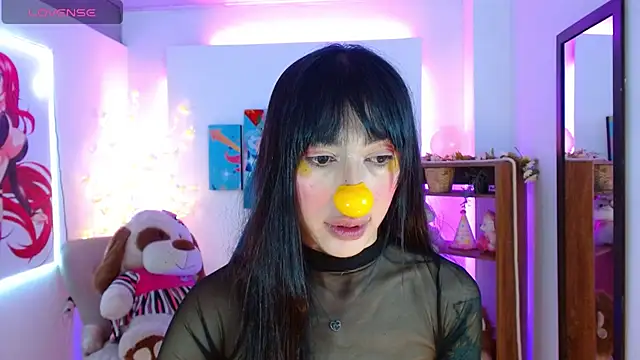 Snapshot of FIORELLA_L chatting on 04-24-26, 12:18 FIORELLA L online show from 04-24-26, 12:18