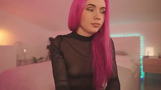 Sarah Pink online show from 01-18-25, 05:26