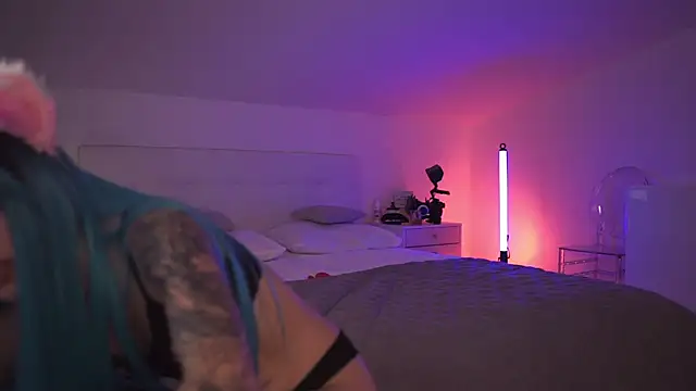 Sarah Pink online show from 03-21-25, 05:23