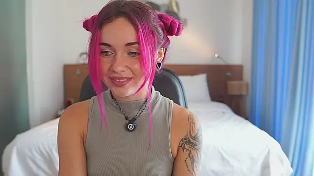 Sarah Pink online show from 01-11-26, 03:22