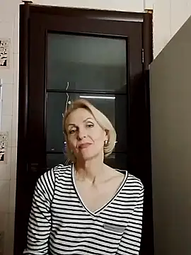 Snapshot of MichelleSolis chatting on 02-19-26, 04:25 MichelleSolis online show from 02-19-26, 04:25