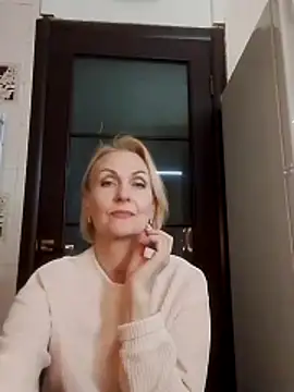 Snapshot of MichelleSolis chatting on 03-04-26, 08:15 MichelleSolis online show from 03-04-26, 08:15