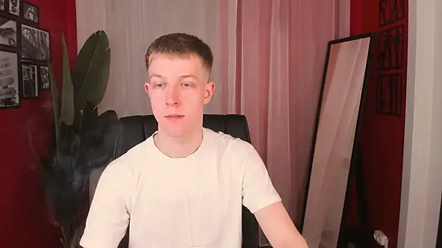 Snapshot of Dylan_Norton chatting on 05-05-26, 05:48 Dylan Norton online show from 05-05-26, 05:48