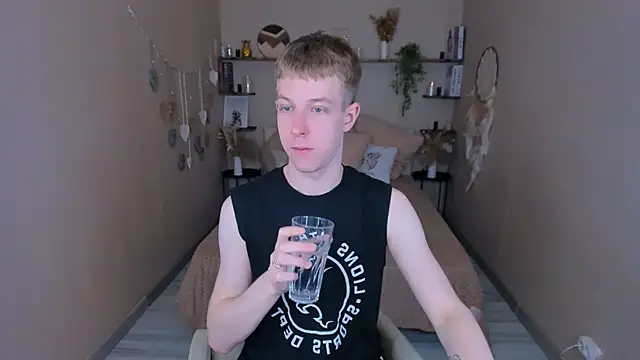 Snapshot of Dylan_Norton chatting on 05-28-26, 09:23 Dylan Norton online show from 05-28-26, 09:23