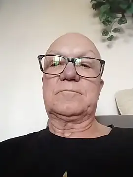 Wieczorek195706 online show from 08-09-26, 09:25