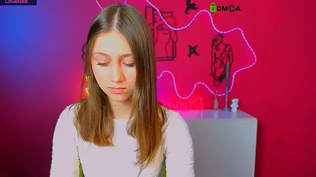 arianaa cat online show from 04-17-26, 06:44