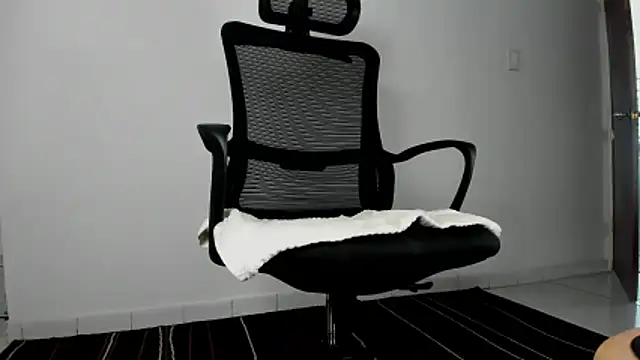 CRISTHIAN WOLF1 online show from 04-15-26, 08:42