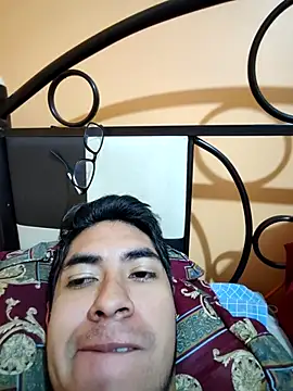 Snapshot of Aryane25 chatting on 03-18-26, 02:42 Aryane25 online show from 03-18-26, 02:42