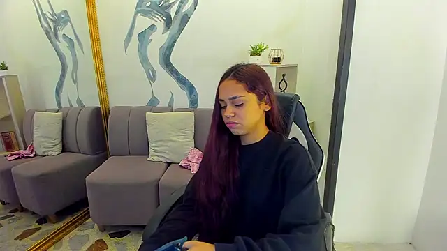 Snapshot of CarolineFyre chatting on 02-14-26, 01:08 CarolineFyre online show from 02-14-26, 01:08